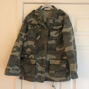 Camo print light jacket